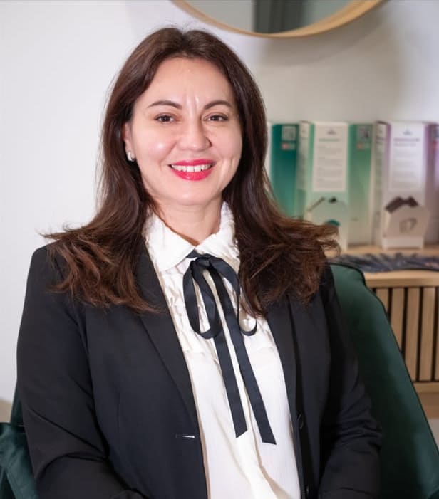 Dre Ramona Popescu, dentiste fondatrice du Cabinet Dentaire Côté Gare